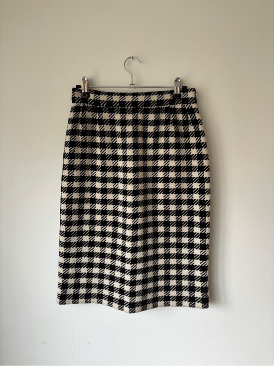 Salvatore Ferragamo Dresses & Skirts - Salvatore Ferragamo vintage 80’s? Wool Black and Cream Houndstooth Pencil Skirt